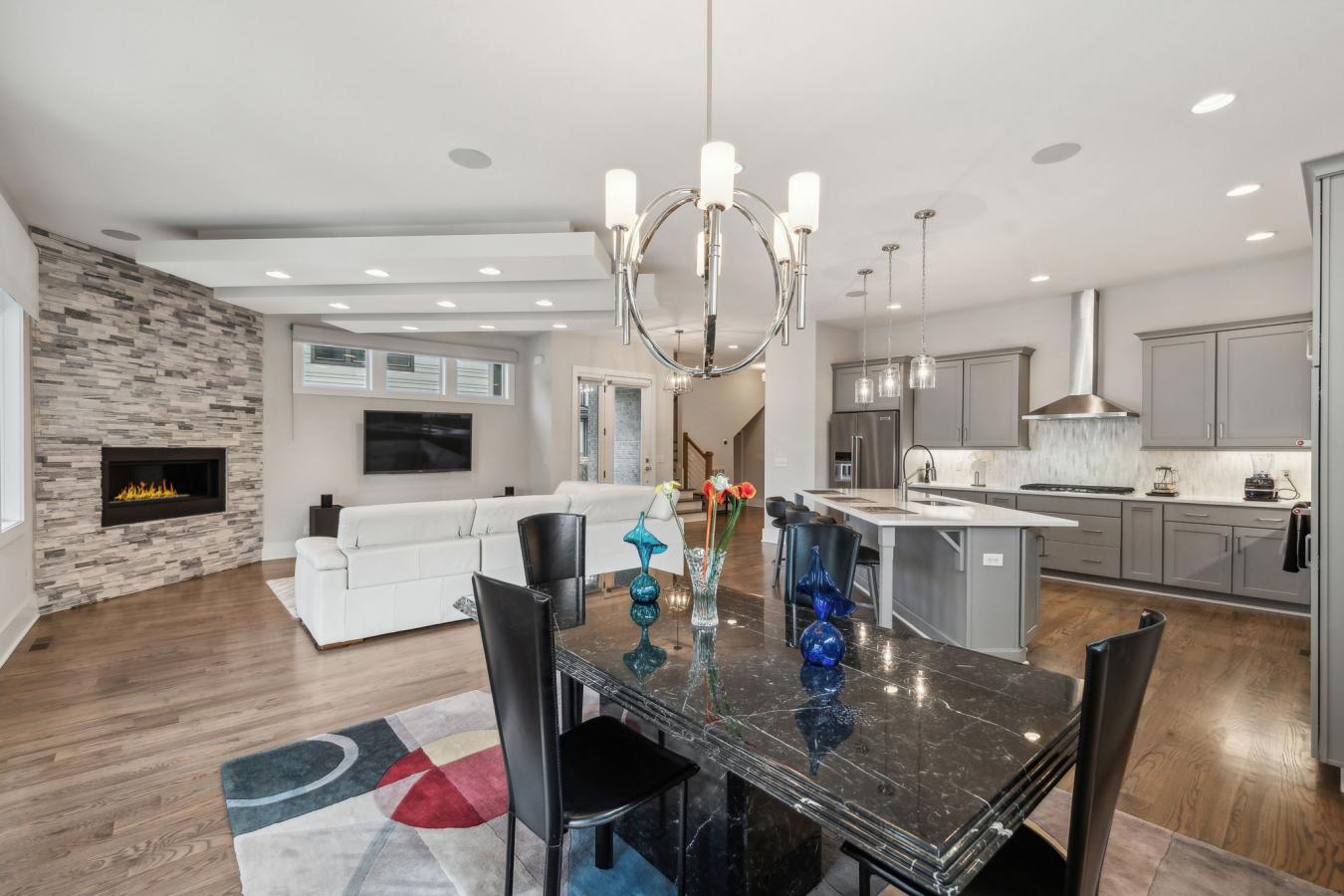 Nashville, Davidson, 37203, United States, 4 Bedrooms Bedrooms, ,3 BathroomsBathrooms,Residential,For Sale,1989981