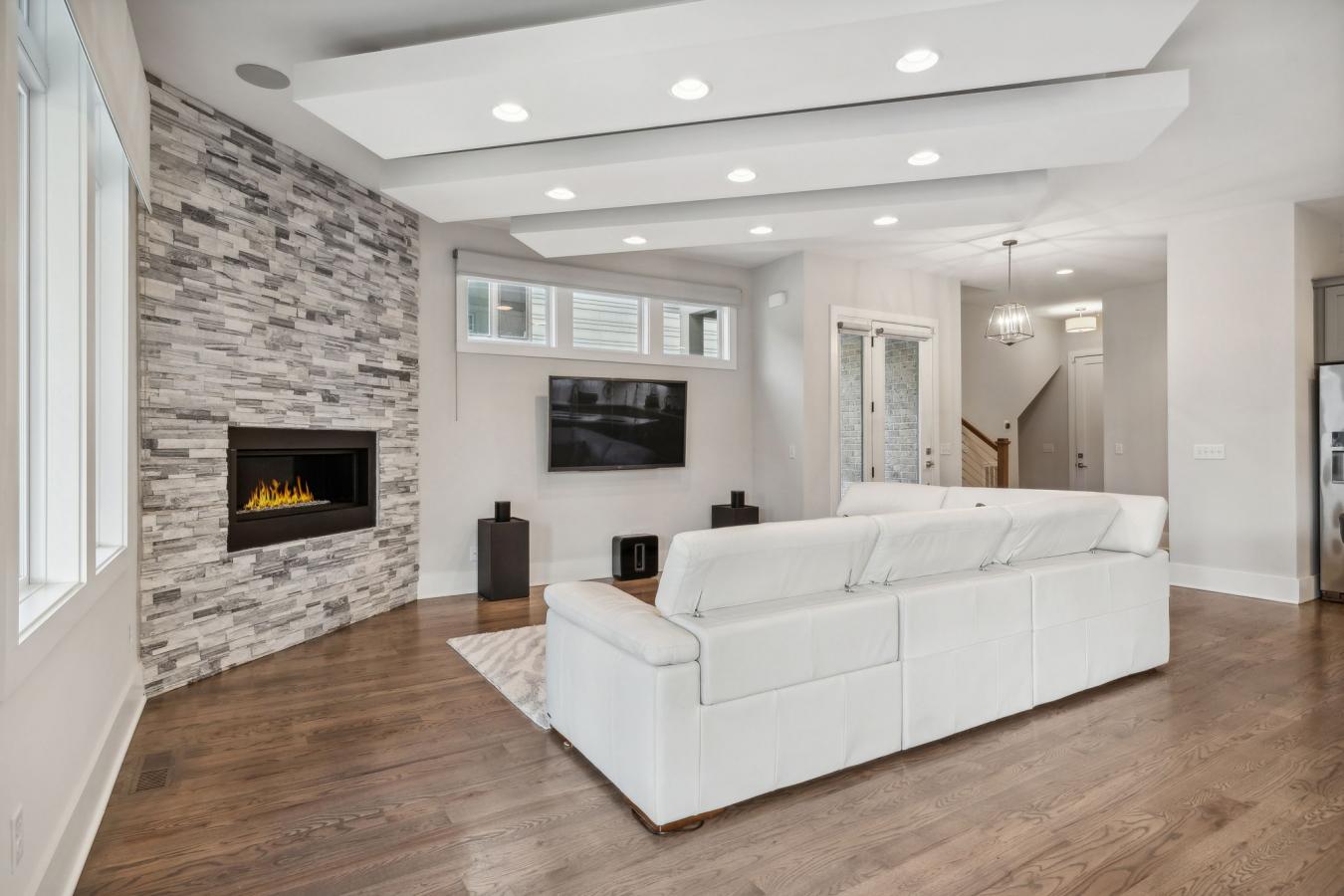 Nashville, Davidson, 37203, United States, 4 Bedrooms Bedrooms, ,3 BathroomsBathrooms,Residential,For Sale,1989981