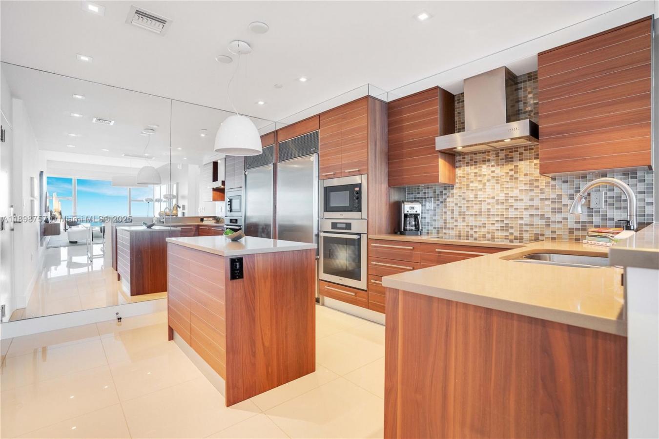 Miami Beach, Miami-Dade County, 33141, United States, 1 Bedroom Bedrooms, ,1 BathroomBathrooms,Residential,For Sale,1989982