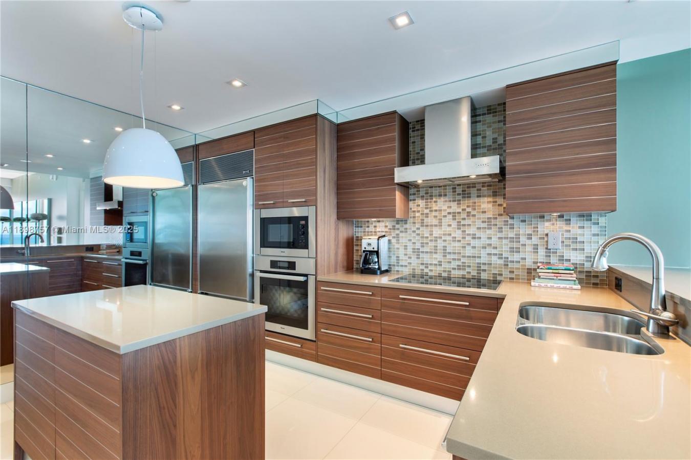 Miami Beach, Miami-Dade County, 33141, United States, 1 Bedroom Bedrooms, ,1 BathroomBathrooms,Residential,For Sale,1989982