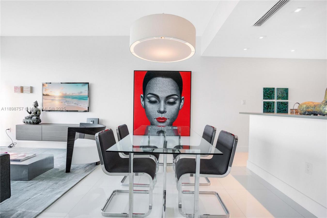 Miami Beach, Miami-Dade County, 33141, United States, 1 Bedroom Bedrooms, ,1 BathroomBathrooms,Residential,For Sale,1989982