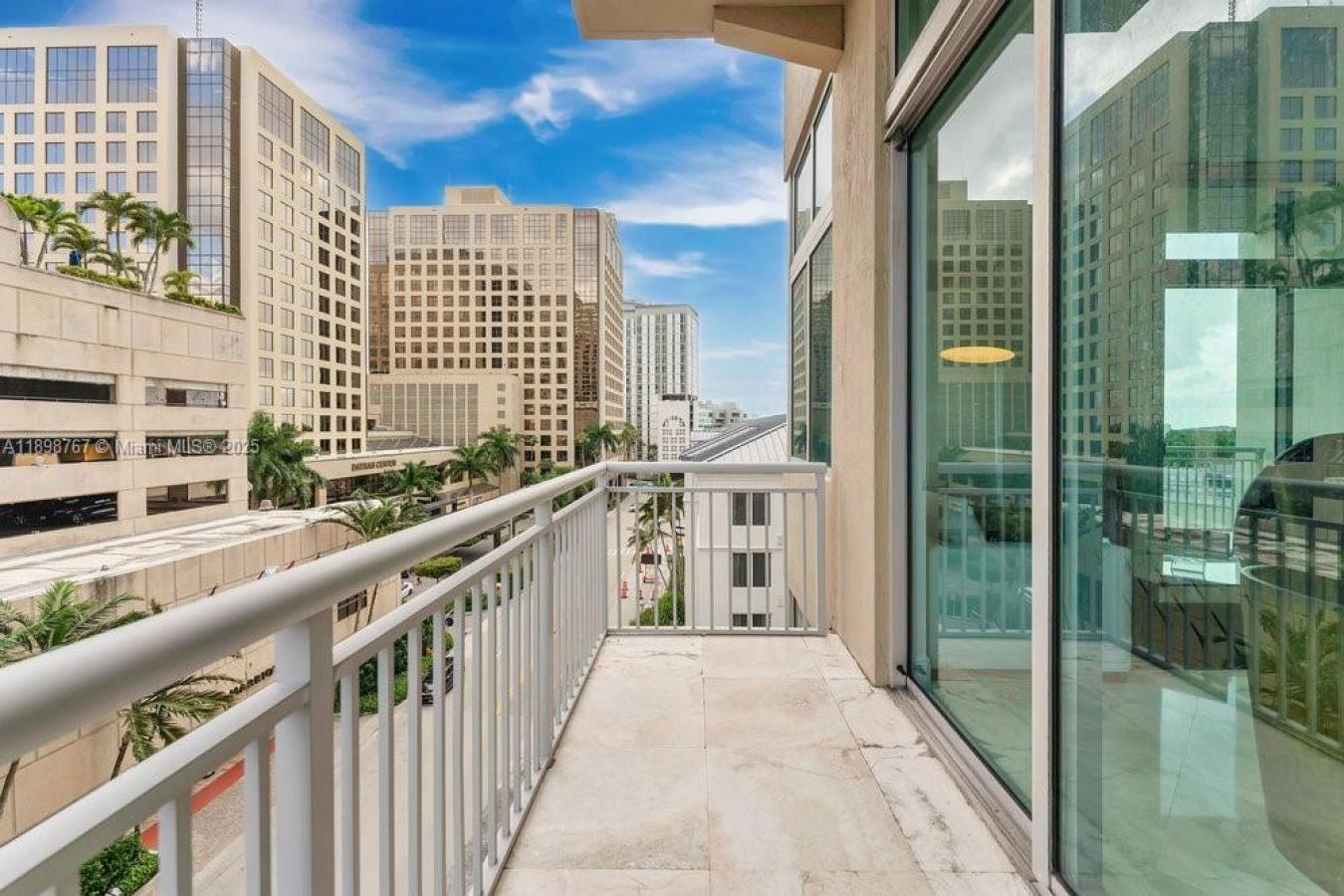 Miami, Miami-Dade County, 33156, United States, 2 Bedrooms Bedrooms, ,1 BathroomBathrooms,Residential,For Sale,1989979