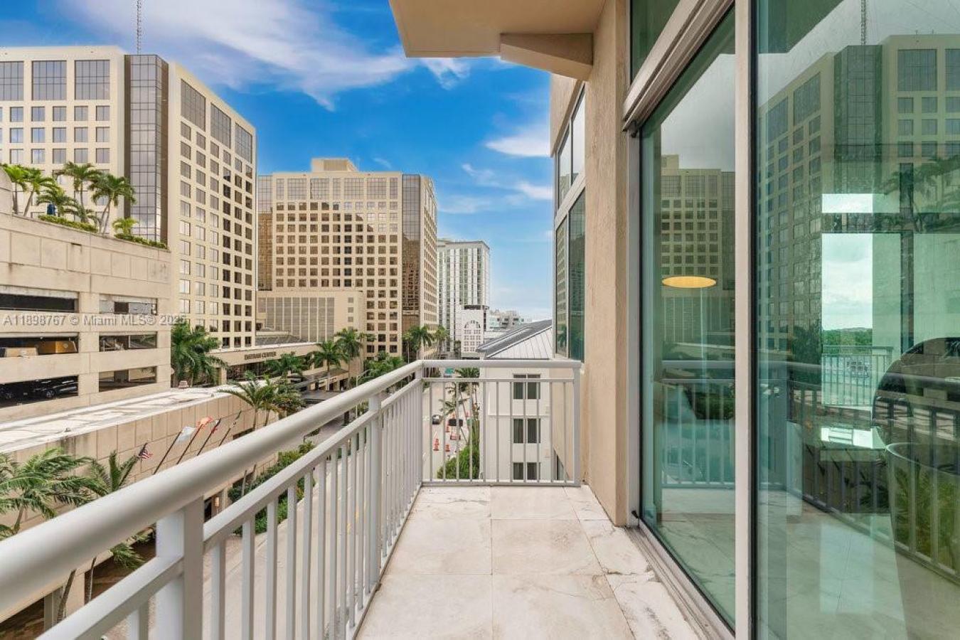 Miami, Miami-Dade County, 33156, United States, 2 Bedrooms Bedrooms, ,1 BathroomBathrooms,Residential,For Sale,1989979