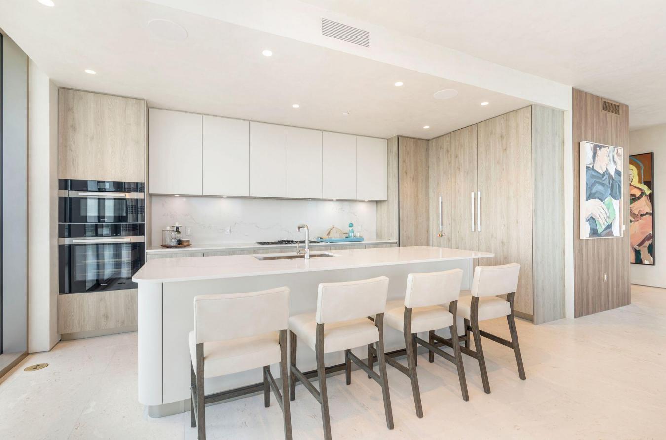 West Palm Beach, Florida, 33401, United States, 3 Bedrooms Bedrooms, ,3 BathroomsBathrooms,Residential,For Sale,1989970