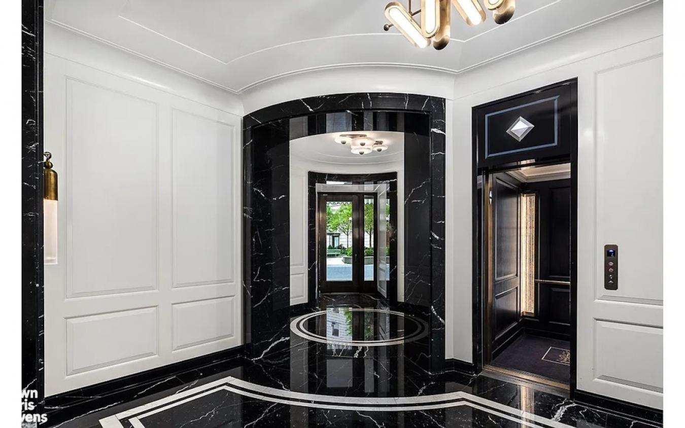 New York, New York, 10024, United States, 3 Bedrooms Bedrooms, ,3 BathroomsBathrooms,Residential,For Sale,1989968