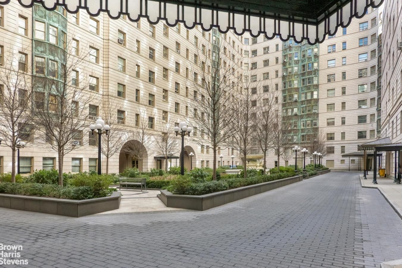 New York, New York, 10024, United States, 3 Bedrooms Bedrooms, ,3 BathroomsBathrooms,Residential,For Sale,1989968