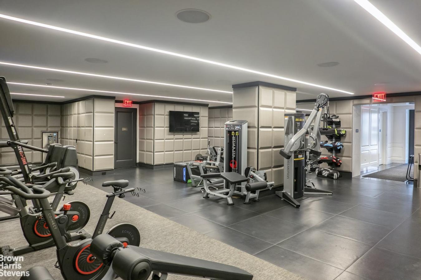 New York, New York, 10024, United States, 3 Bedrooms Bedrooms, ,3 BathroomsBathrooms,Residential,For Sale,1989968