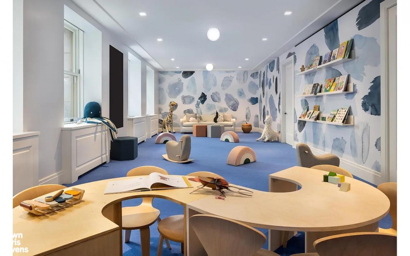 New York, New York, 10024, United States, 3 Bedrooms Bedrooms, ,3 BathroomsBathrooms,Residential,For Sale,1989968