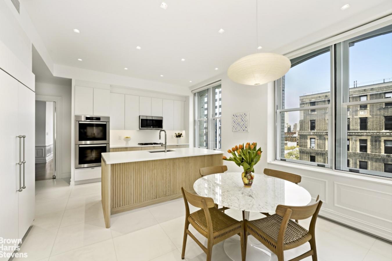 New York, New York, 10024, United States, 3 Bedrooms Bedrooms, ,3 BathroomsBathrooms,Residential,For Sale,1989968