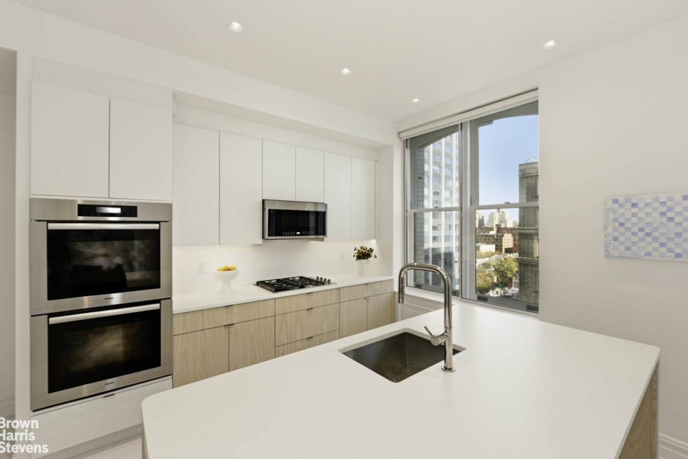 New York, New York, 10024, United States, 3 Bedrooms Bedrooms, ,3 BathroomsBathrooms,Residential,For Sale,1989968