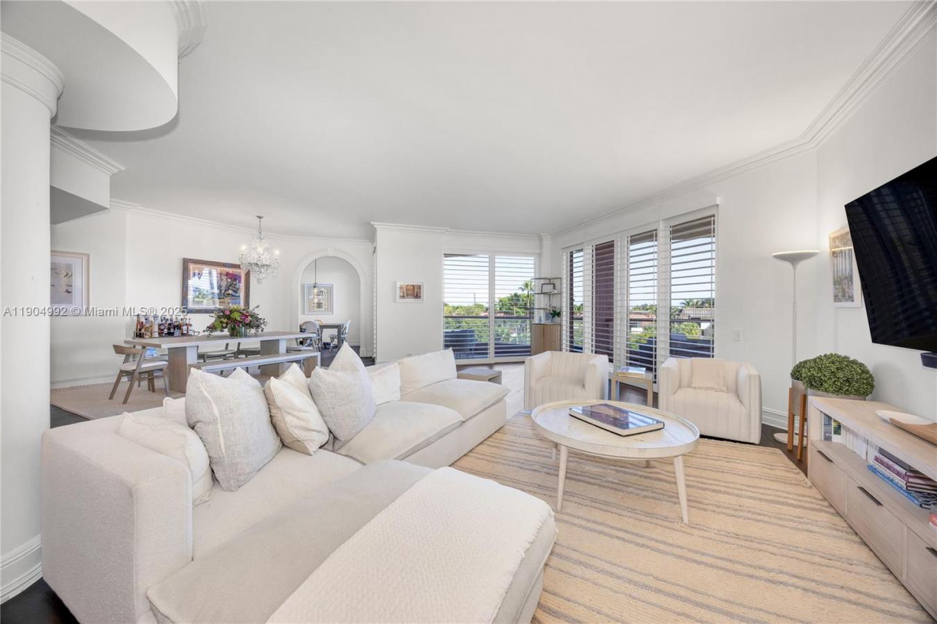 Coral Gables, Florida, 33133, United States, 3 Bedrooms Bedrooms, ,3 BathroomsBathrooms,Residential,For Sale,1989971