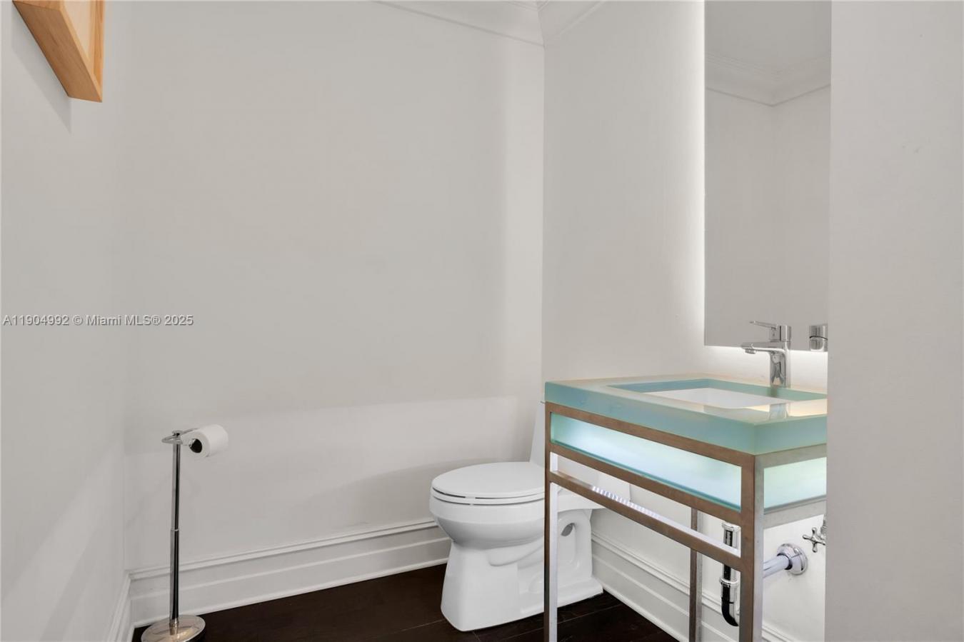 Coral Gables, Florida, 33133, United States, 3 Bedrooms Bedrooms, ,3 BathroomsBathrooms,Residential,For Sale,1989971