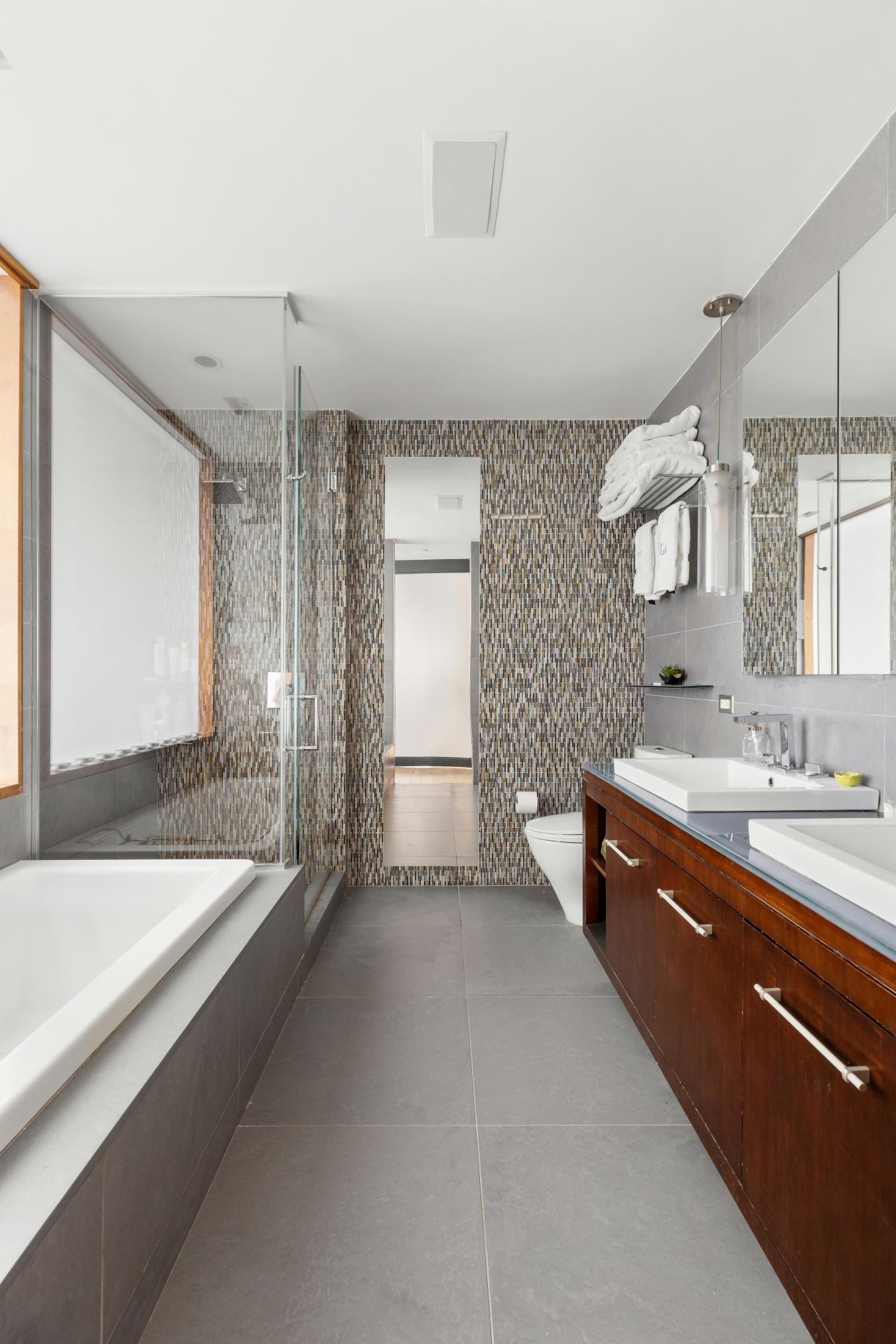 Williamsburg, North side, New York, 11249, United States, 2 Bedrooms Bedrooms, ,2 BathroomsBathrooms,Residential,For Sale,1989966