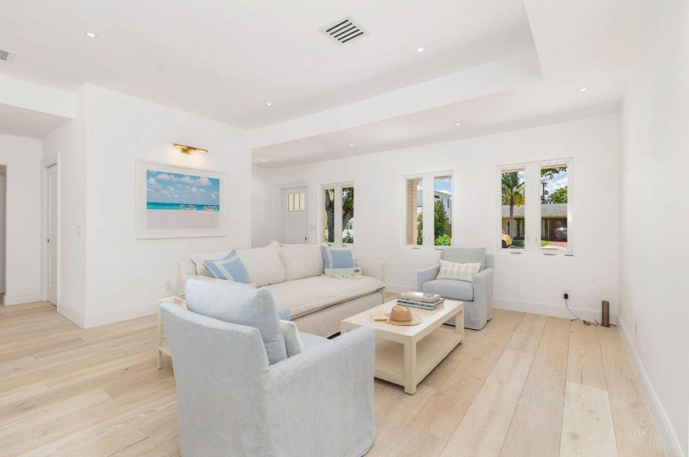 West Palm Beach, Florida, 33405, United States, 3 Bedrooms Bedrooms, ,2 BathroomsBathrooms,Residential,For Sale,1989965