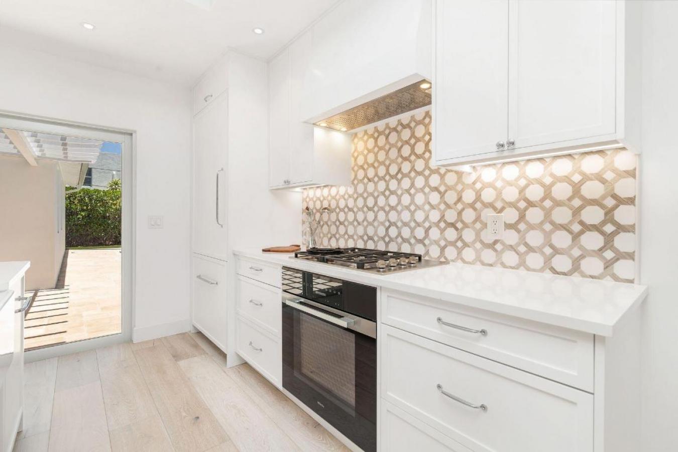 West Palm Beach, Florida, 33405, United States, 3 Bedrooms Bedrooms, ,2 BathroomsBathrooms,Residential,For Sale,1989965