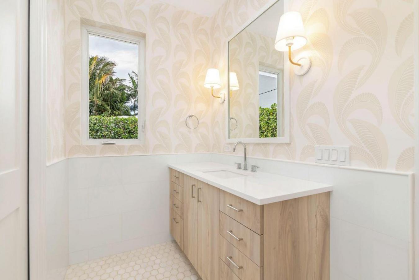 West Palm Beach, Florida, 33405, United States, 3 Bedrooms Bedrooms, ,2 BathroomsBathrooms,Residential,For Sale,1989965