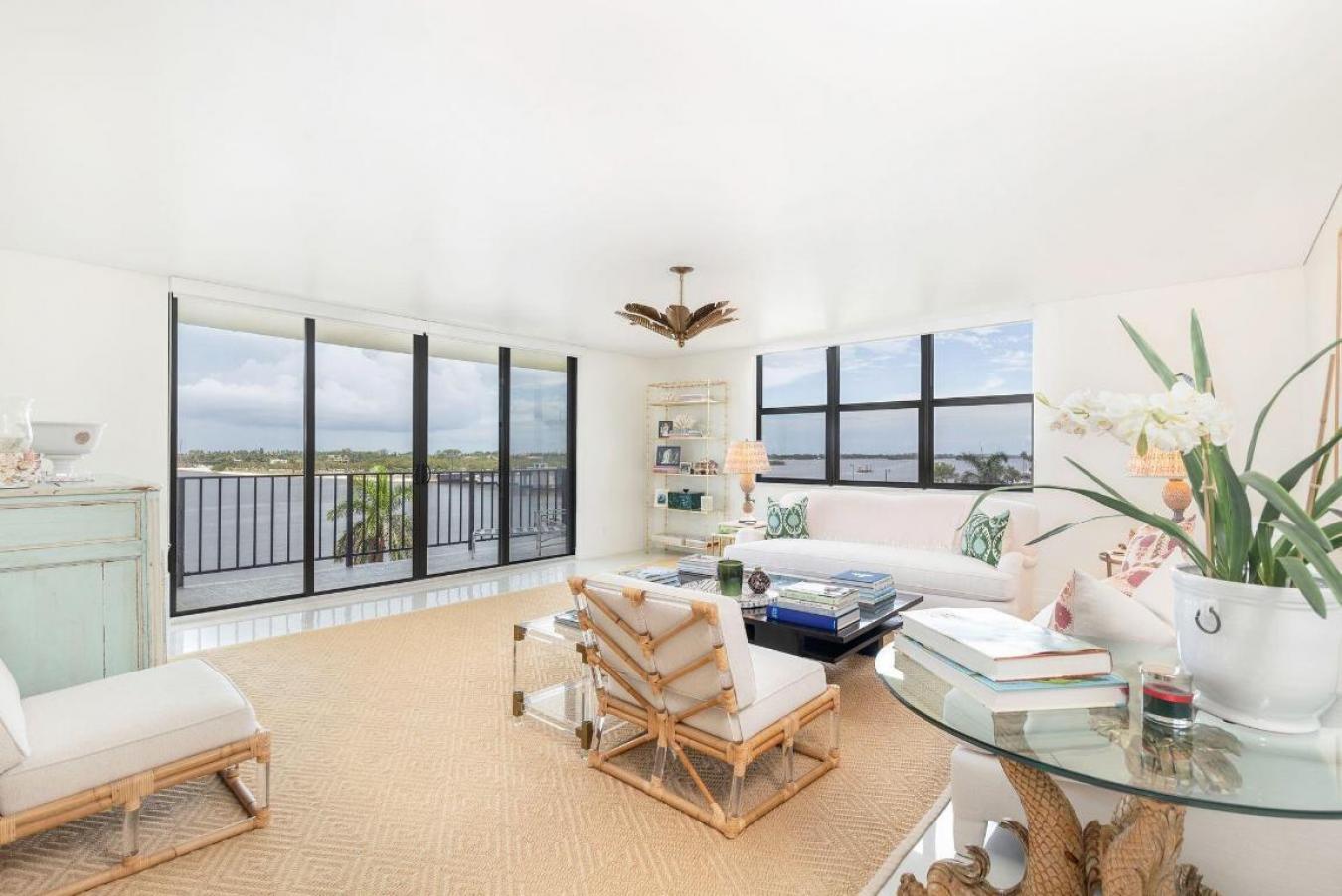 West Palm Beach, Florida, 33405, United States, 3 Bedrooms Bedrooms, ,2 BathroomsBathrooms,Residential,For Sale,1989963