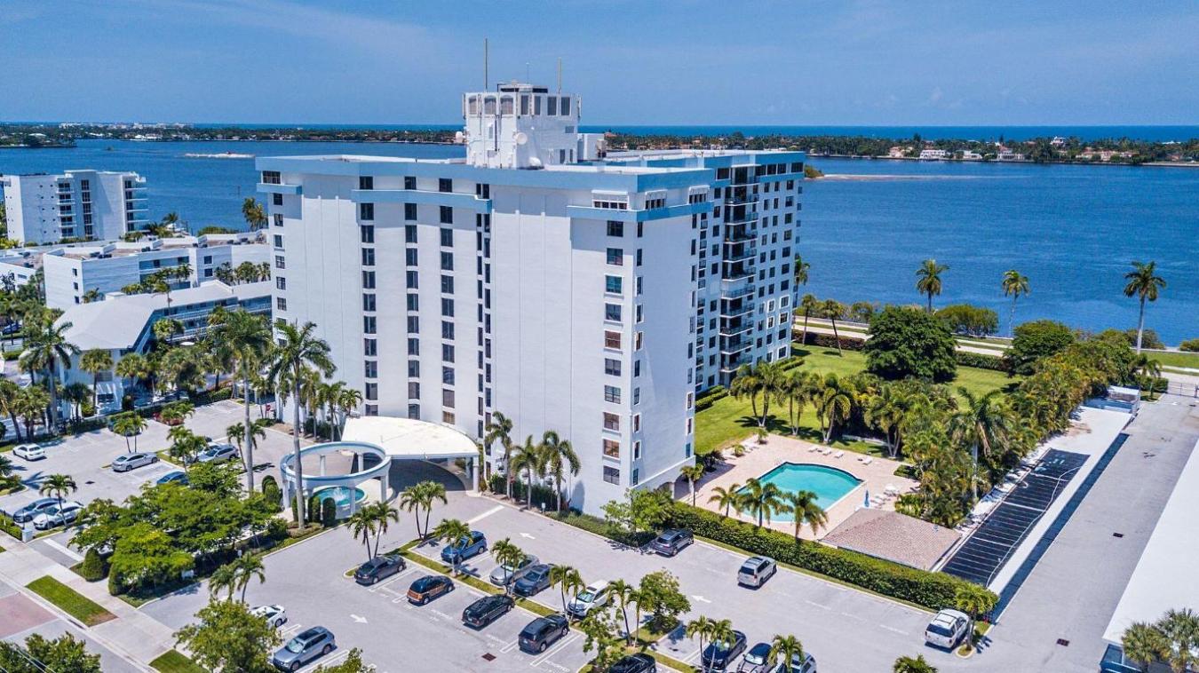 West Palm Beach, Florida, 33405, United States, 3 Bedrooms Bedrooms, ,2 BathroomsBathrooms,Residential,For Sale,1989963