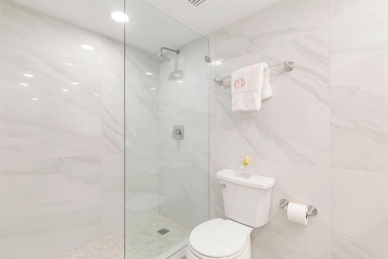 West Palm Beach, Florida, 33405, United States, 3 Bedrooms Bedrooms, ,2 BathroomsBathrooms,Residential,For Sale,1989963