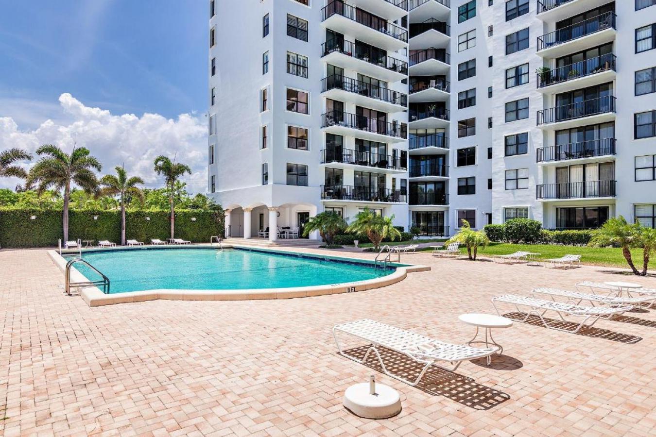 West Palm Beach, Florida, 33405, United States, 3 Bedrooms Bedrooms, ,2 BathroomsBathrooms,Residential,For Sale,1989963