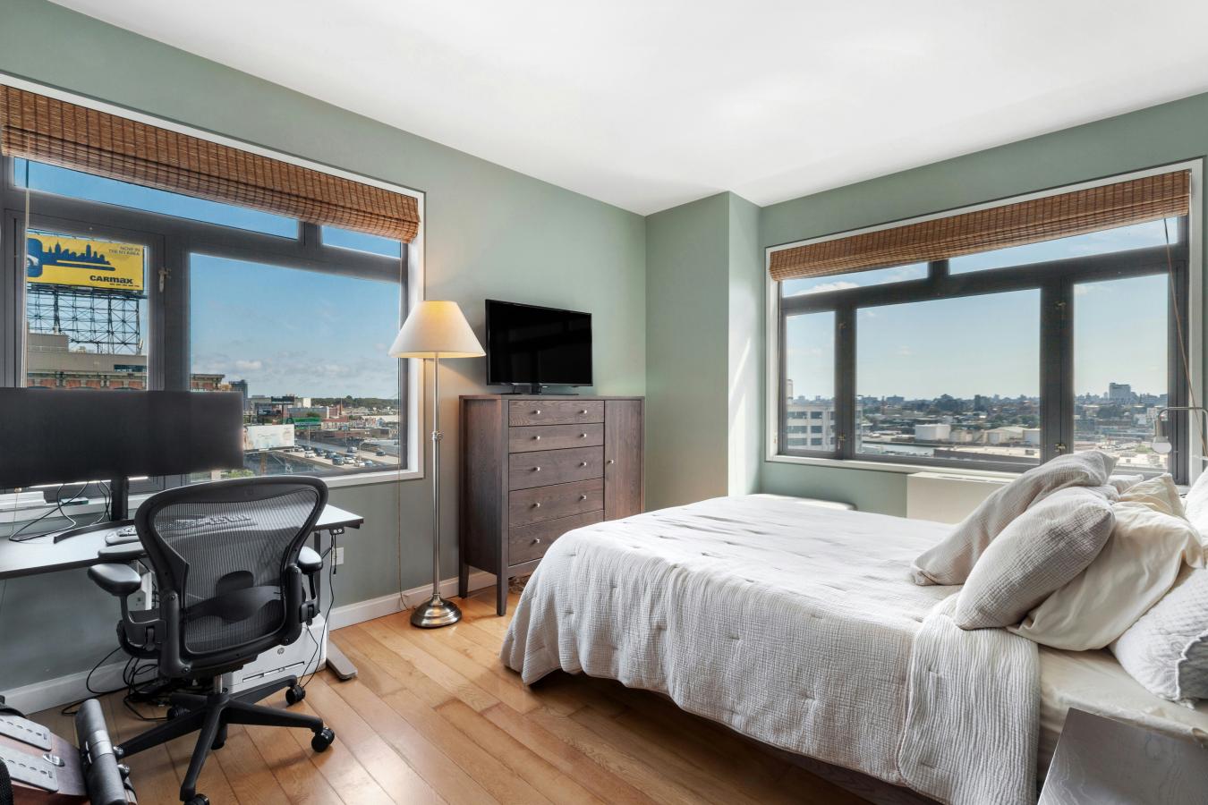 Long Island City, New York, 11101, United States, 2 Bedrooms Bedrooms, ,2 BathroomsBathrooms,Residential,For Sale,1989962