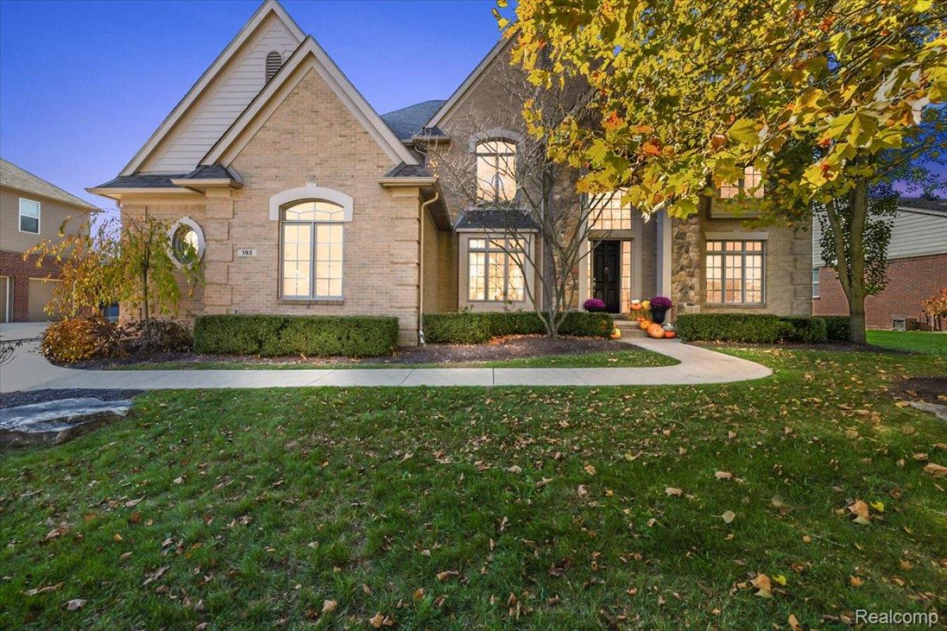 Orion Charter Township, Oakland, 48362, United States, 4 Bedrooms Bedrooms, ,3 BathroomsBathrooms,Residential,For Sale,1990267