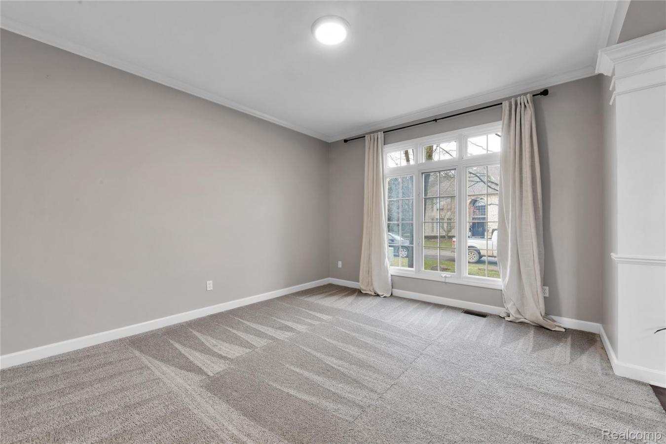 Orion Charter Township, Oakland, 48362, United States, 4 Bedrooms Bedrooms, ,3 BathroomsBathrooms,Residential,For Sale,1990267