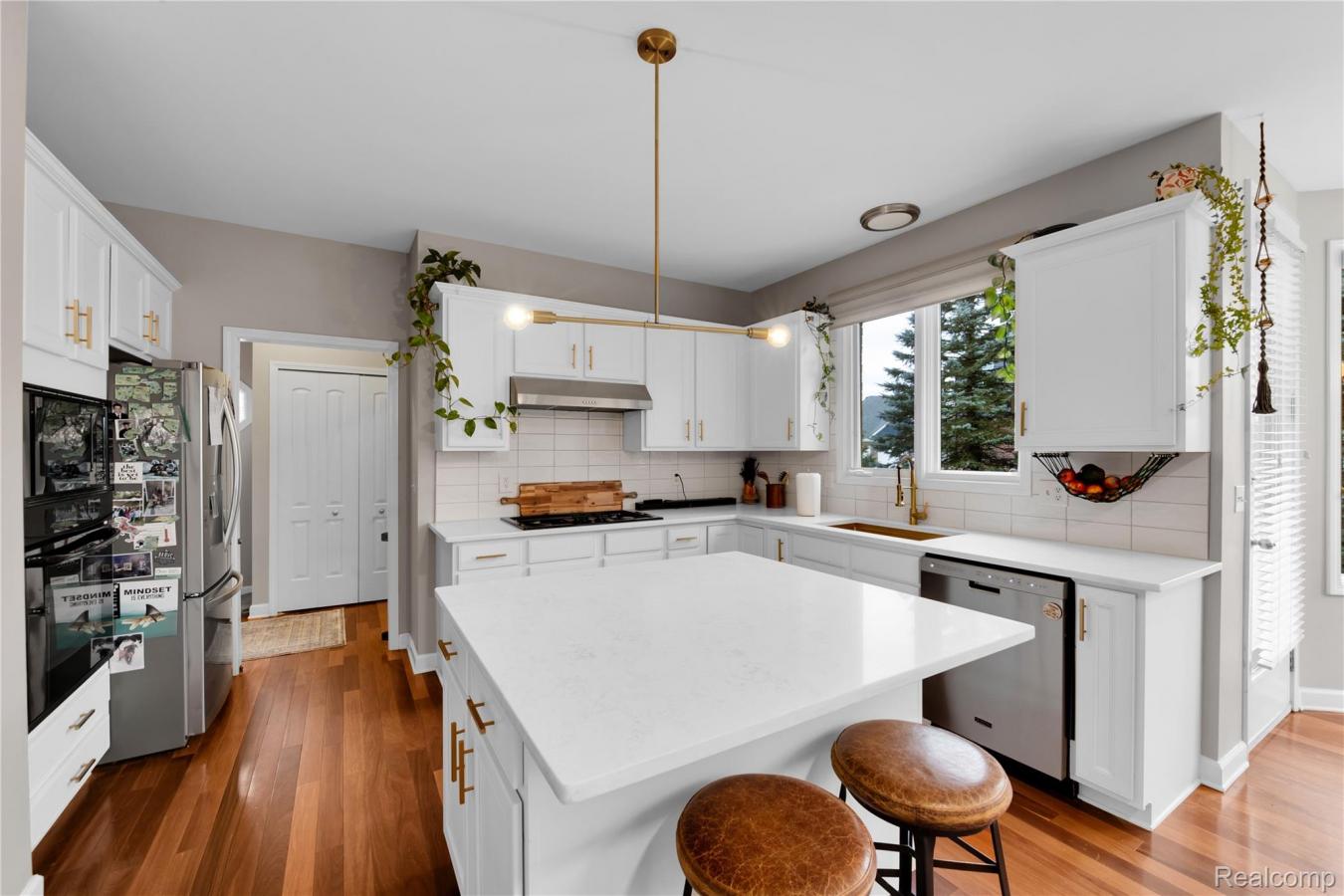 Orion Charter Township, Oakland, 48362, United States, 4 Bedrooms Bedrooms, ,3 BathroomsBathrooms,Residential,For Sale,1990267