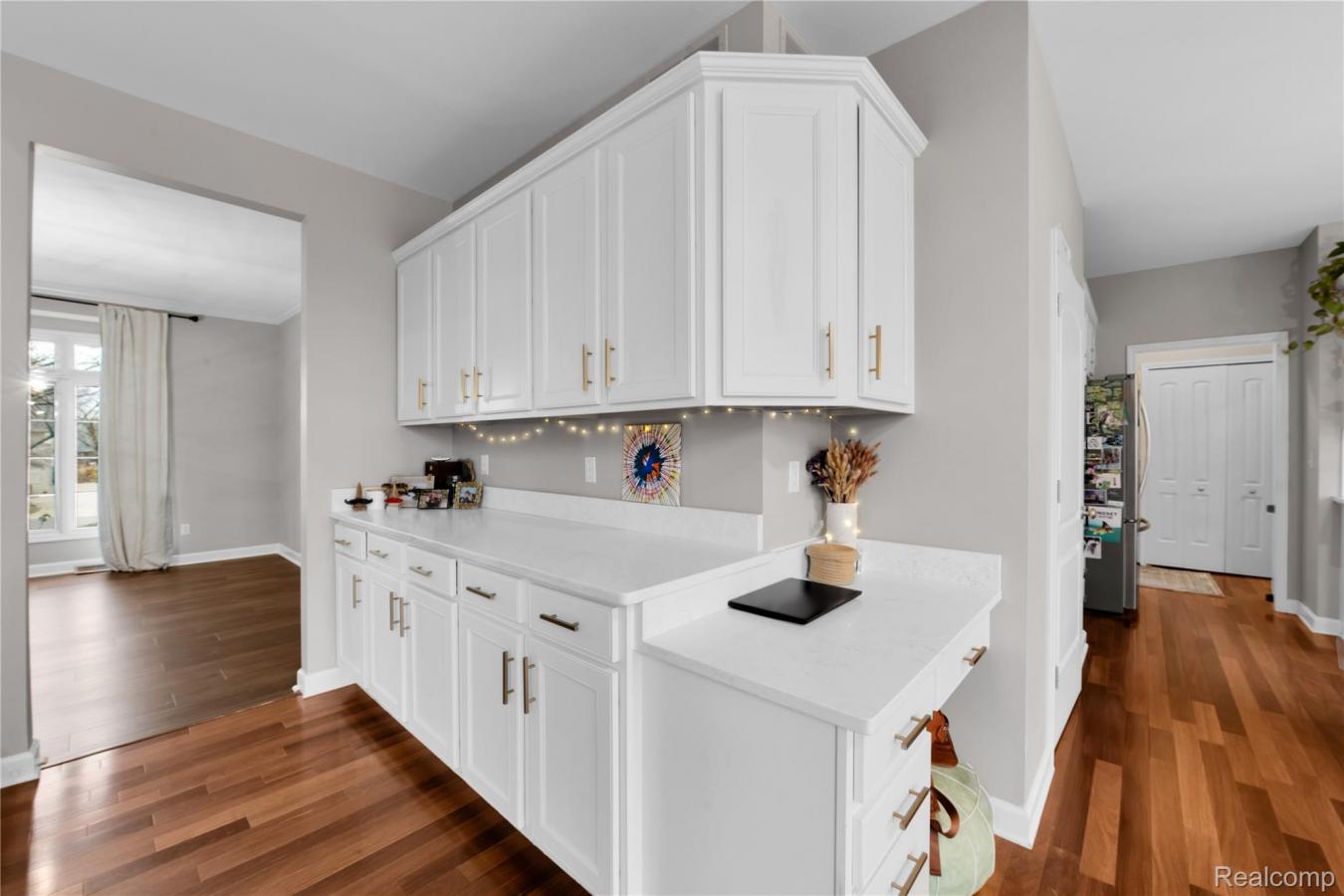 Orion Charter Township, Oakland, 48362, United States, 4 Bedrooms Bedrooms, ,3 BathroomsBathrooms,Residential,For Sale,1990267