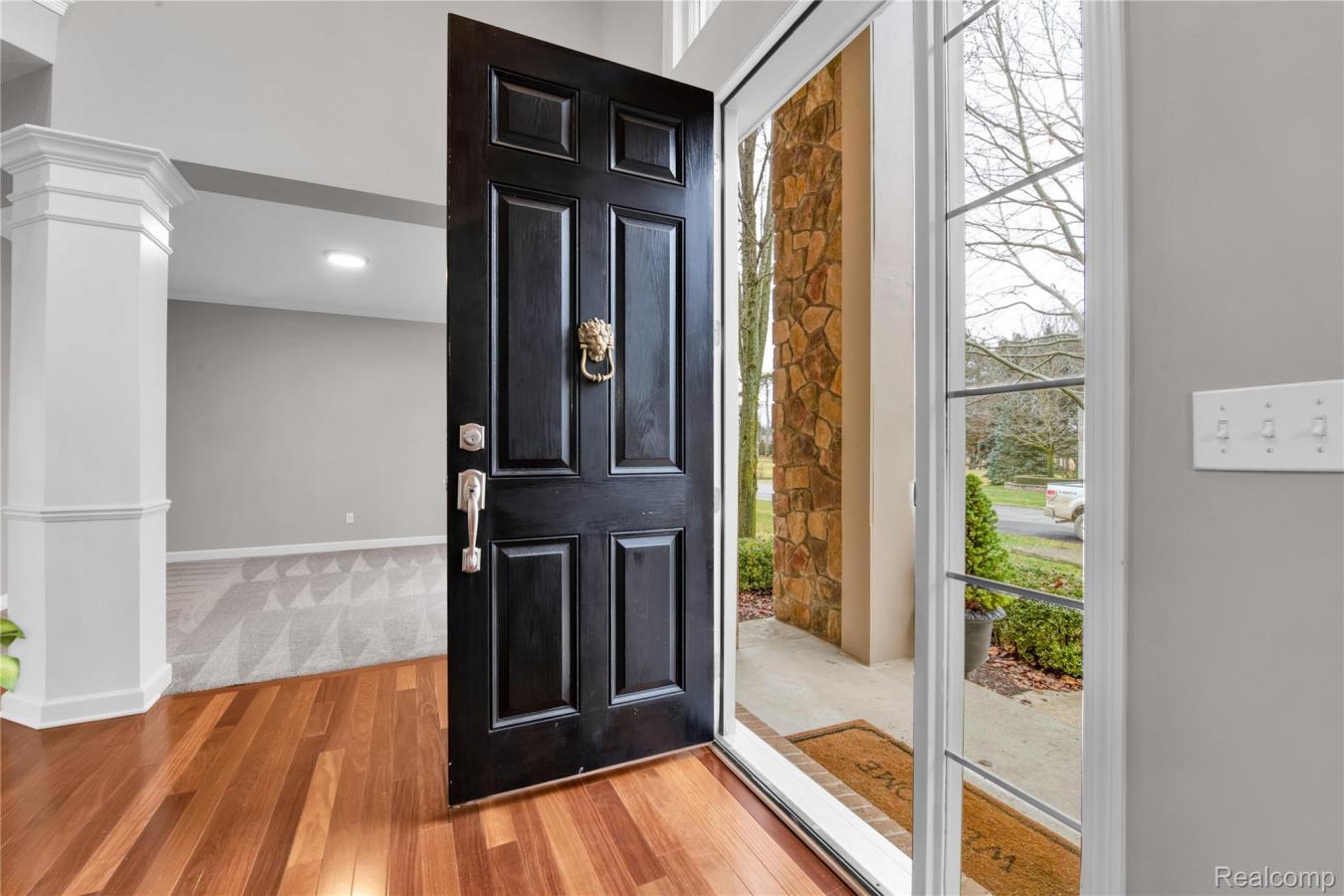 Orion Charter Township, Oakland, 48362, United States, 4 Bedrooms Bedrooms, ,3 BathroomsBathrooms,Residential,For Sale,1990267