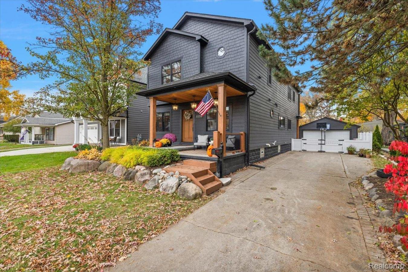 Royal Oak, Oakland, 48073, United States, 4 Bedrooms Bedrooms, ,3 BathroomsBathrooms,Residential,For Sale,1990265