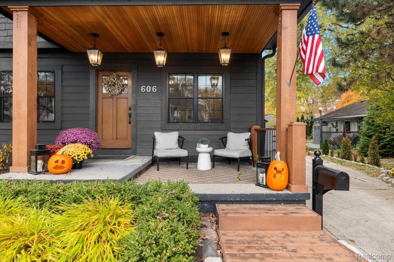 Royal Oak, Oakland, 48073, United States, 4 Bedrooms Bedrooms, ,3 BathroomsBathrooms,Residential,For Sale,1990265