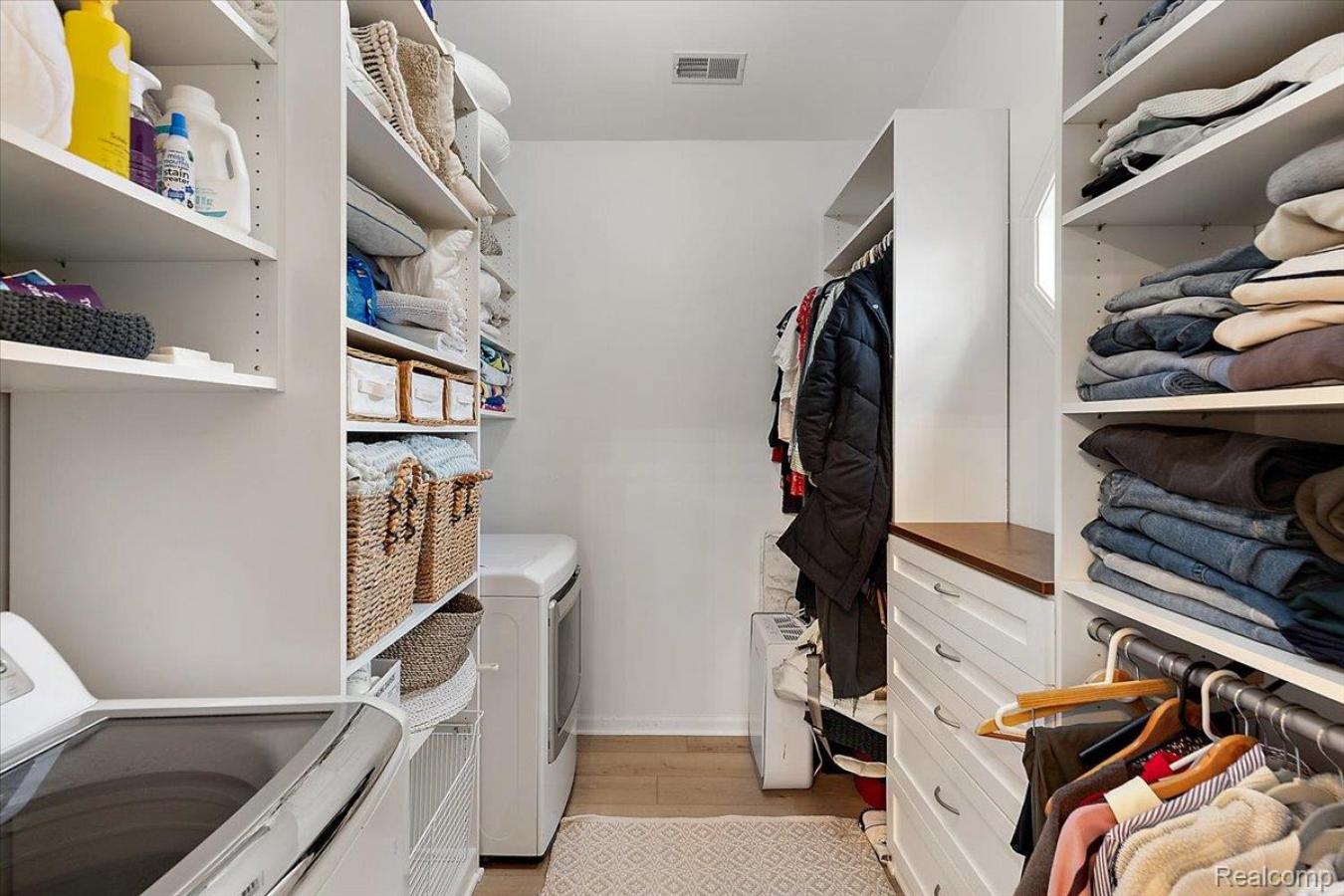 Royal Oak, Oakland, 48073, United States, 4 Bedrooms Bedrooms, ,3 BathroomsBathrooms,Residential,For Sale,1990265