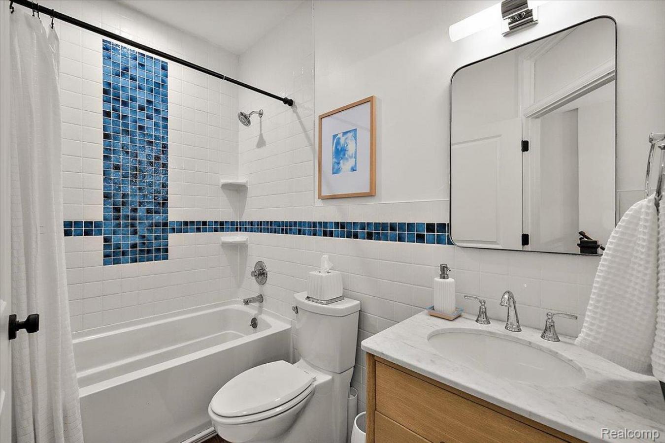 Royal Oak, Oakland, 48073, United States, 4 Bedrooms Bedrooms, ,3 BathroomsBathrooms,Residential,For Sale,1990265