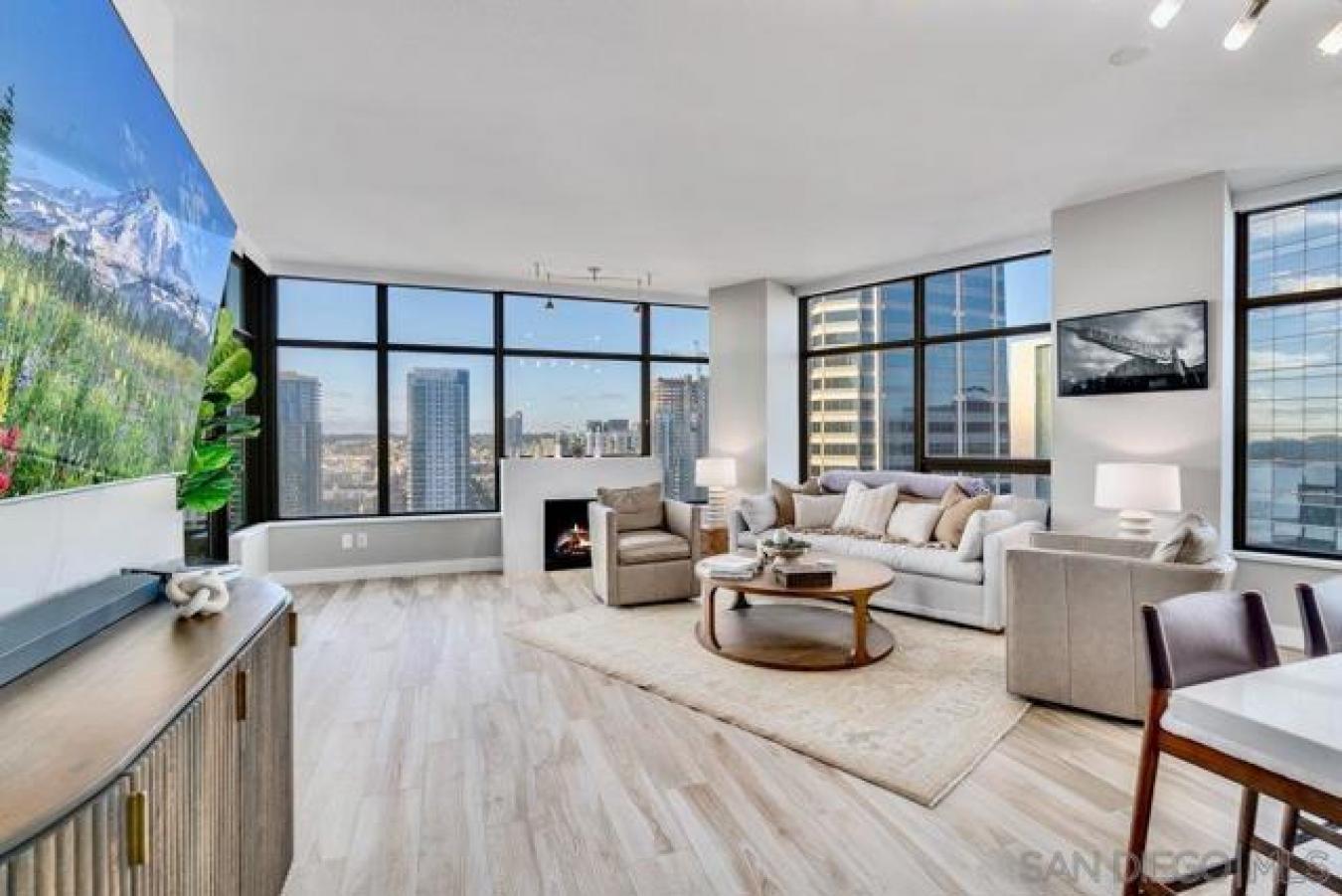 San Diego, San Diego, 92101, United States, 2 Bedrooms Bedrooms, ,2 BathroomsBathrooms,Residential,For Sale,1990263