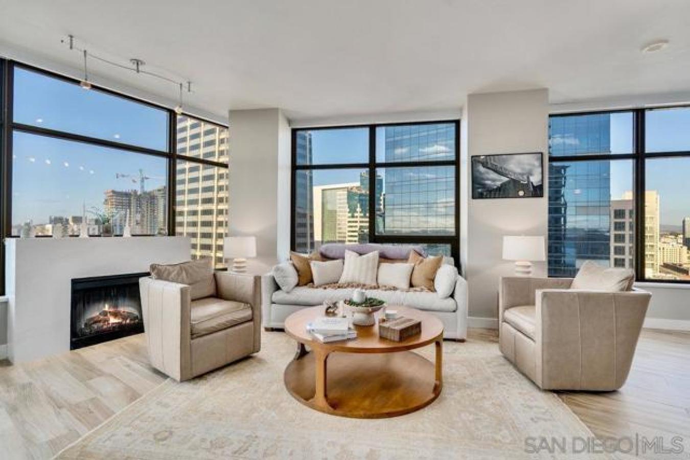 San Diego, San Diego, 92101, United States, 2 Bedrooms Bedrooms, ,2 BathroomsBathrooms,Residential,For Sale,1990263