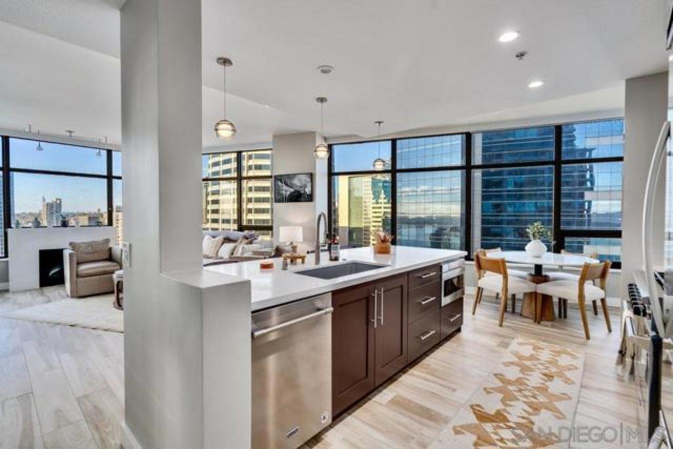 San Diego, San Diego, 92101, United States, 2 Bedrooms Bedrooms, ,2 BathroomsBathrooms,Residential,For Sale,1990263