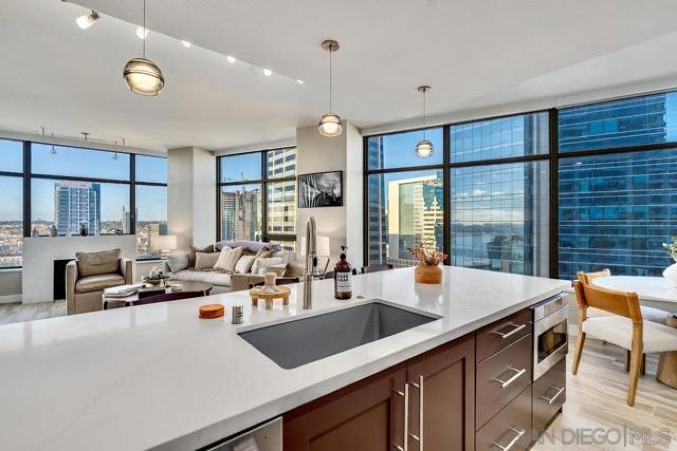 San Diego, San Diego, 92101, United States, 2 Bedrooms Bedrooms, ,2 BathroomsBathrooms,Residential,For Sale,1990263