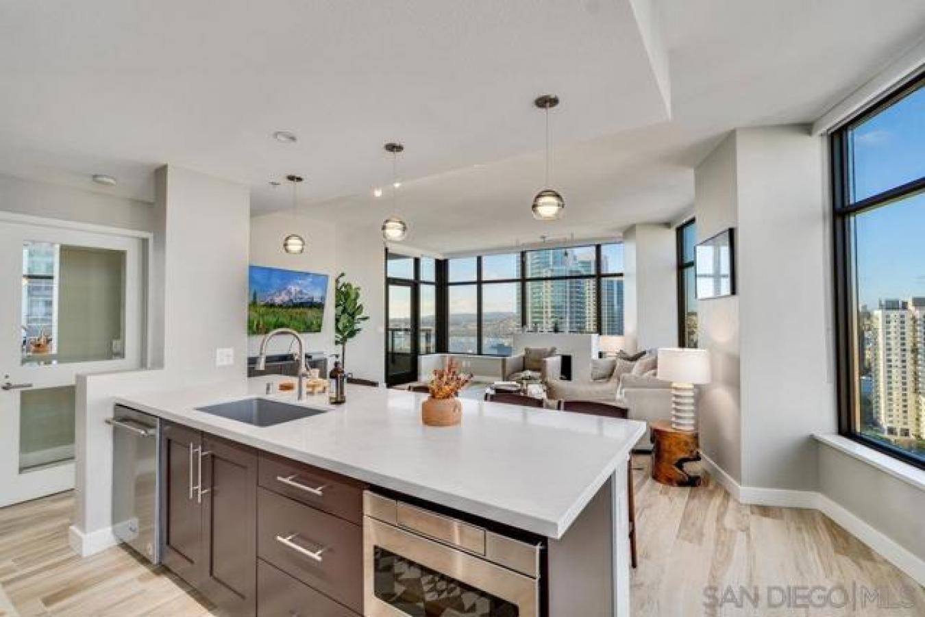 San Diego, San Diego, 92101, United States, 2 Bedrooms Bedrooms, ,2 BathroomsBathrooms,Residential,For Sale,1990263