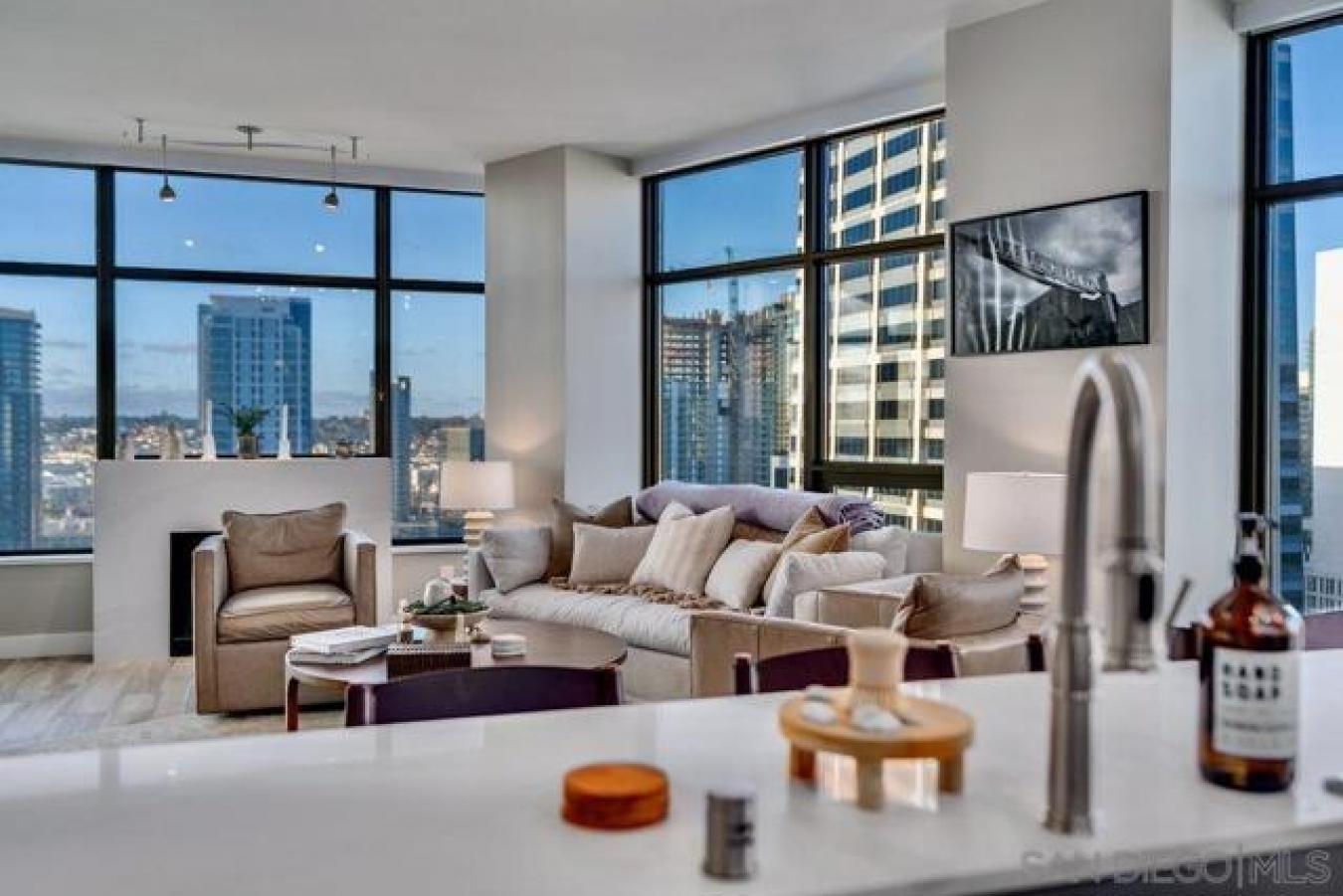 San Diego, San Diego, 92101, United States, 2 Bedrooms Bedrooms, ,2 BathroomsBathrooms,Residential,For Sale,1990263