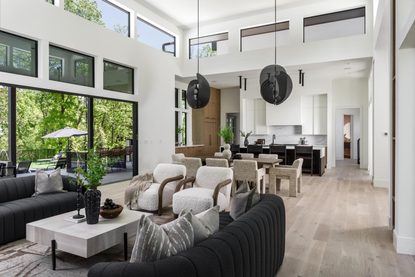 Nashville, Davidson County, TN, 37209, United States, 5 Bedrooms Bedrooms, ,5 BathroomsBathrooms,Residential,For Sale,1990261