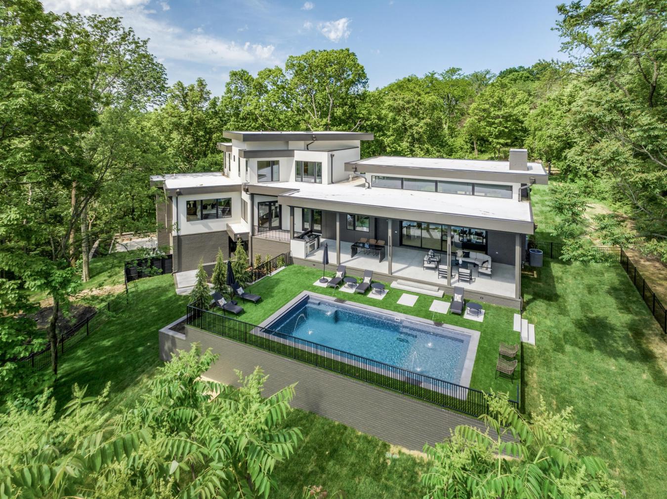 Nashville, Davidson County, TN, 37209, United States, 5 Bedrooms Bedrooms, ,5 BathroomsBathrooms,Residential,For Sale,1990261