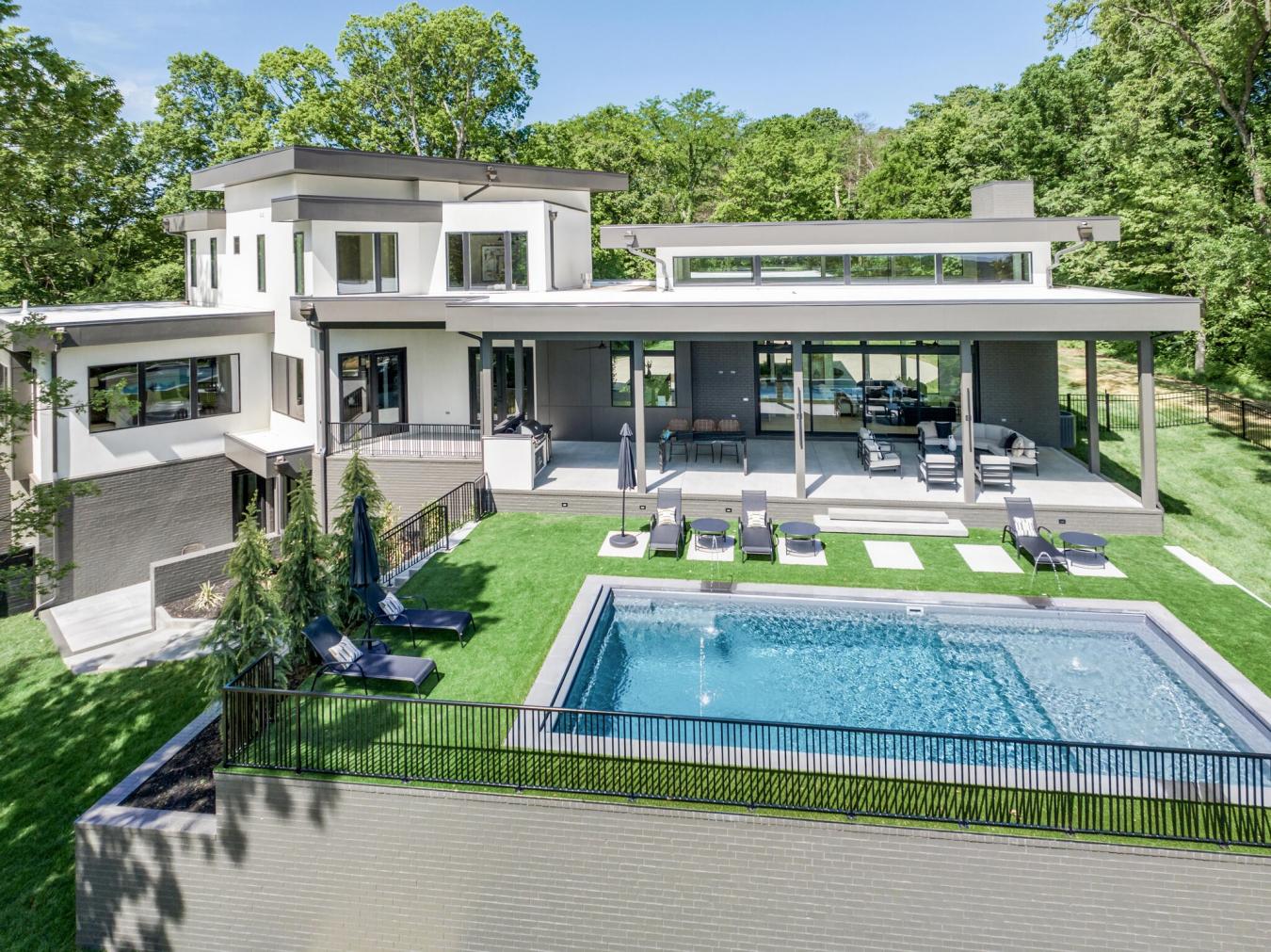 Nashville, Davidson County, TN, 37209, United States, 5 Bedrooms Bedrooms, ,5 BathroomsBathrooms,Residential,For Sale,1990261