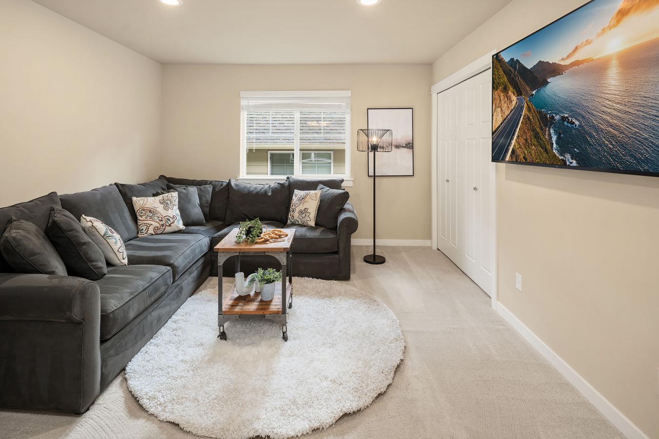 Bothell, Washington, 98021, United States, 2 Bedrooms Bedrooms, ,Residential,For Sale,1990262