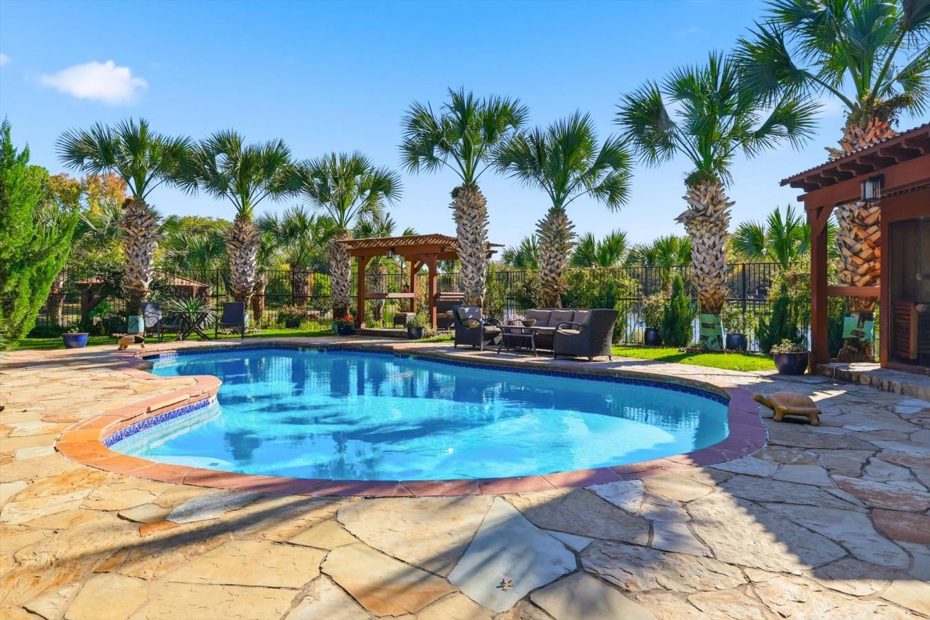 Arlington, Tarrant, 76013, United States, 4 Bedrooms Bedrooms, ,3 BathroomsBathrooms,Residential,For Sale,1997861