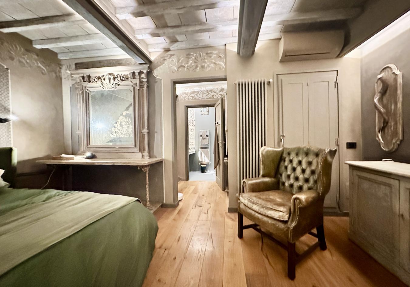 Florence, FI, Italy, 1 Bedroom Bedrooms, ,1 BathroomBathrooms,Residential,For Sale,1990258