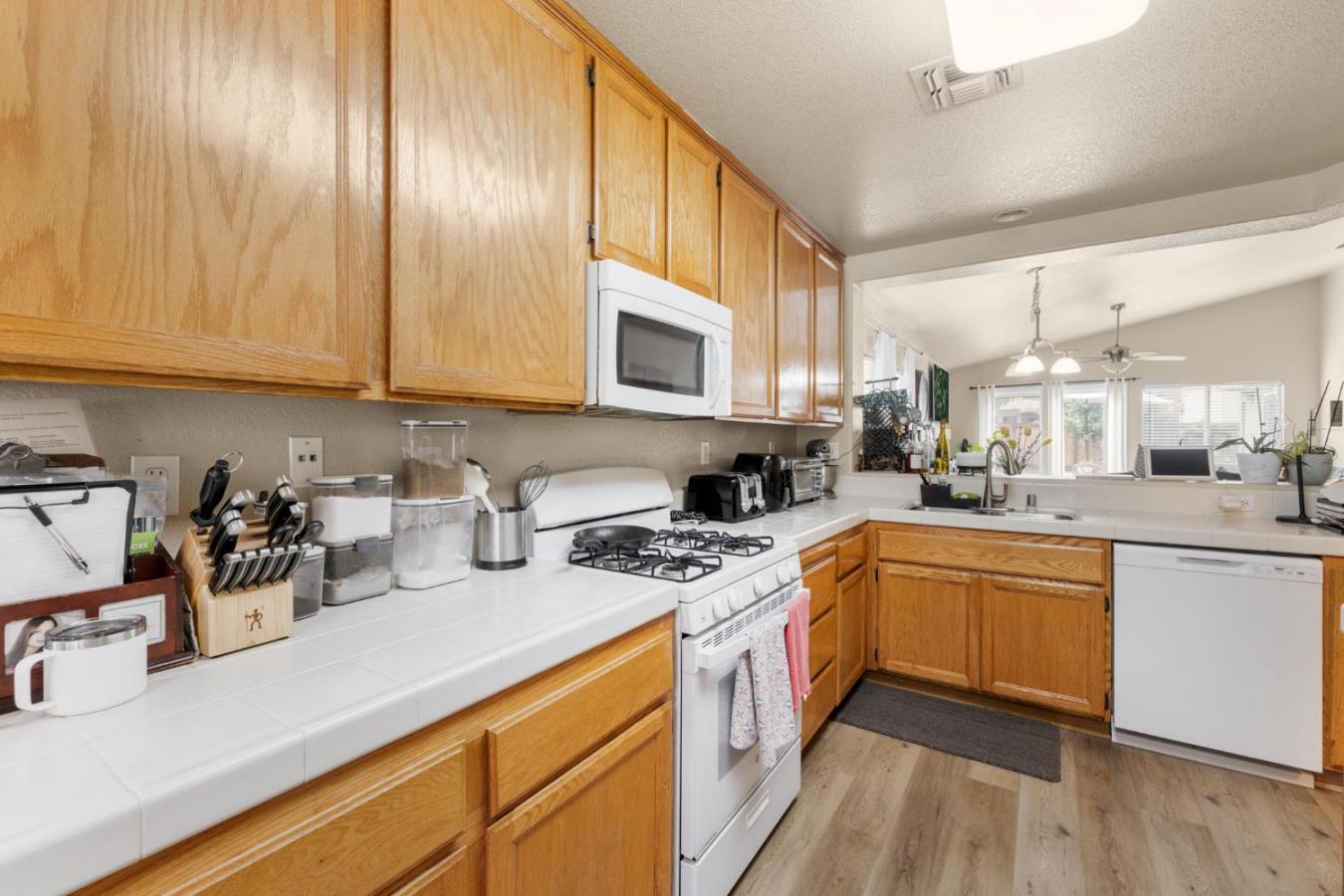 Sacramento, Sacramento, 95835, United States, 3 Bedrooms Bedrooms, ,2 BathroomsBathrooms,Residential,For Sale,1990259