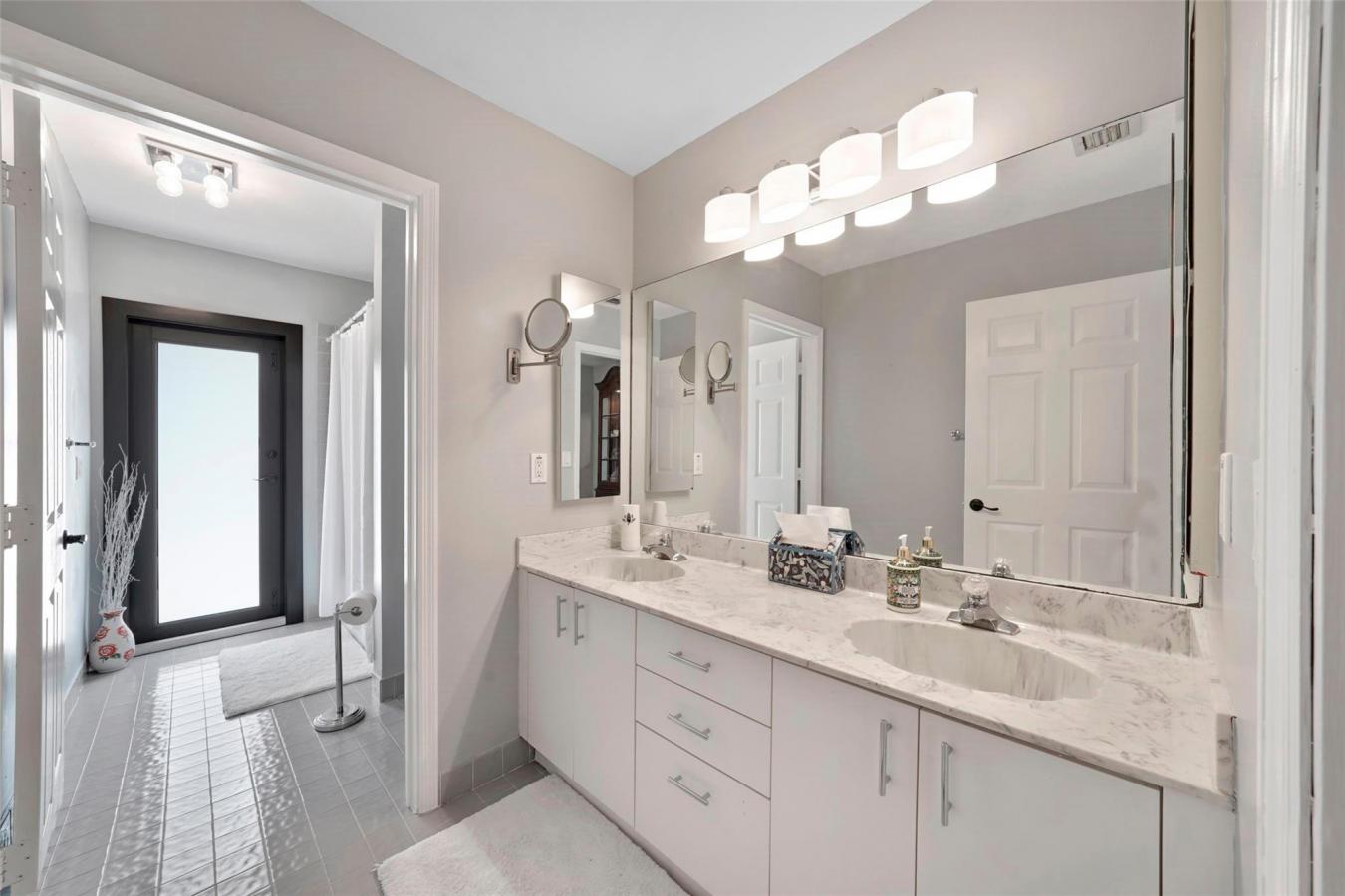 Davie, Broward, 33328, United States, 4 Bedrooms Bedrooms, ,2 BathroomsBathrooms,Residential,For Sale,1990540