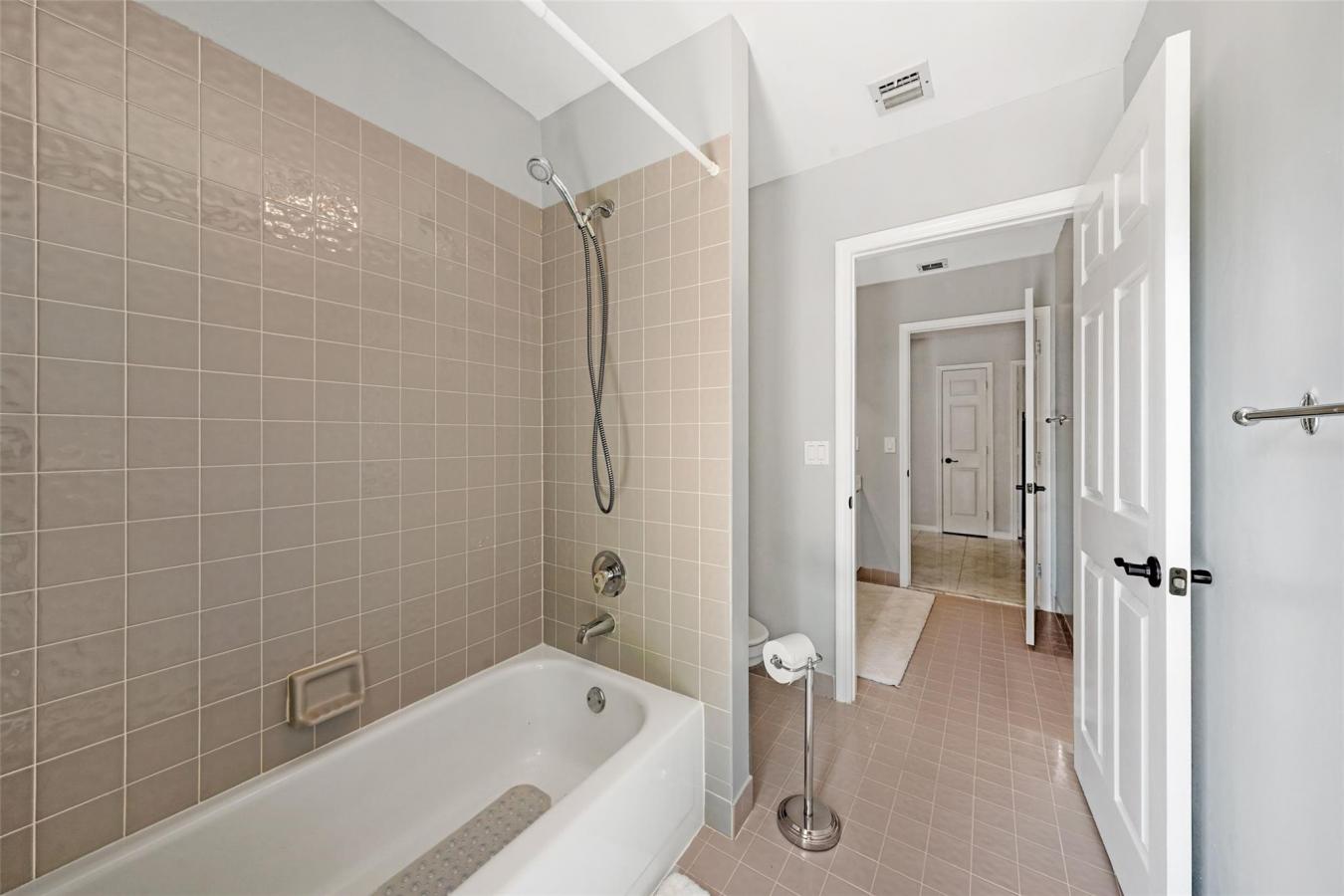 Davie, Broward, 33328, United States, 4 Bedrooms Bedrooms, ,2 BathroomsBathrooms,Residential,For Sale,1990540