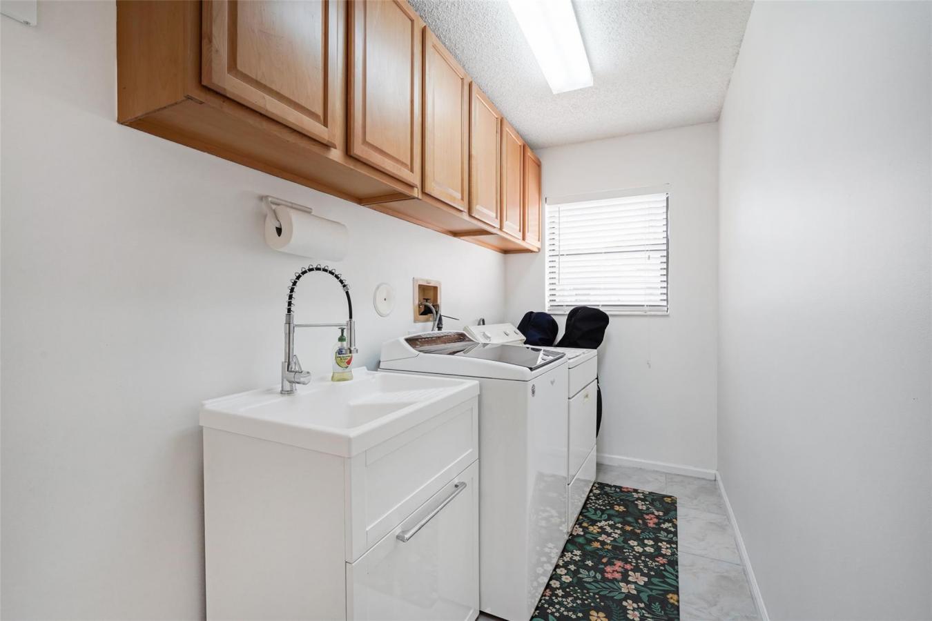 Davie, Broward, 33328, United States, 4 Bedrooms Bedrooms, ,2 BathroomsBathrooms,Residential,For Sale,1990540